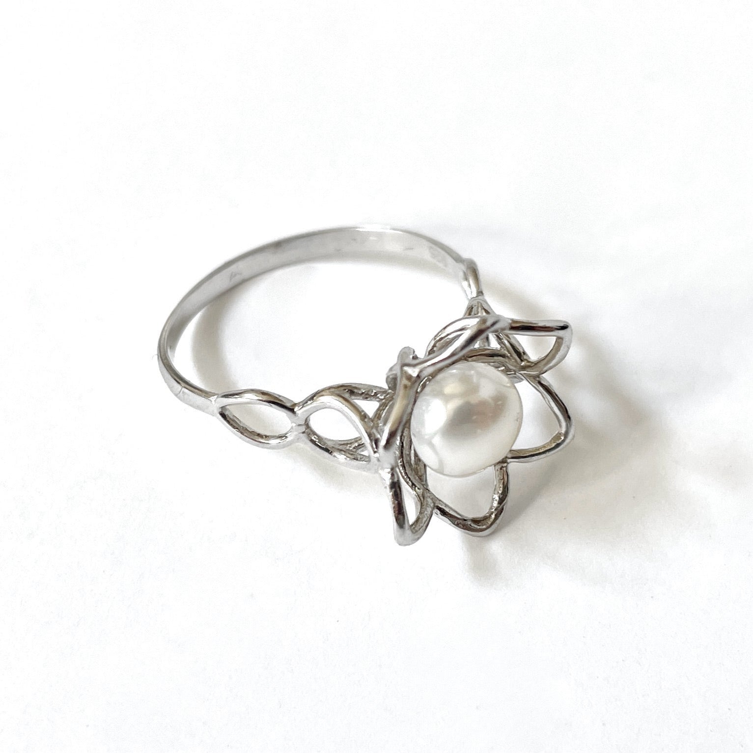Flower Sterling Silver Pearl Ring