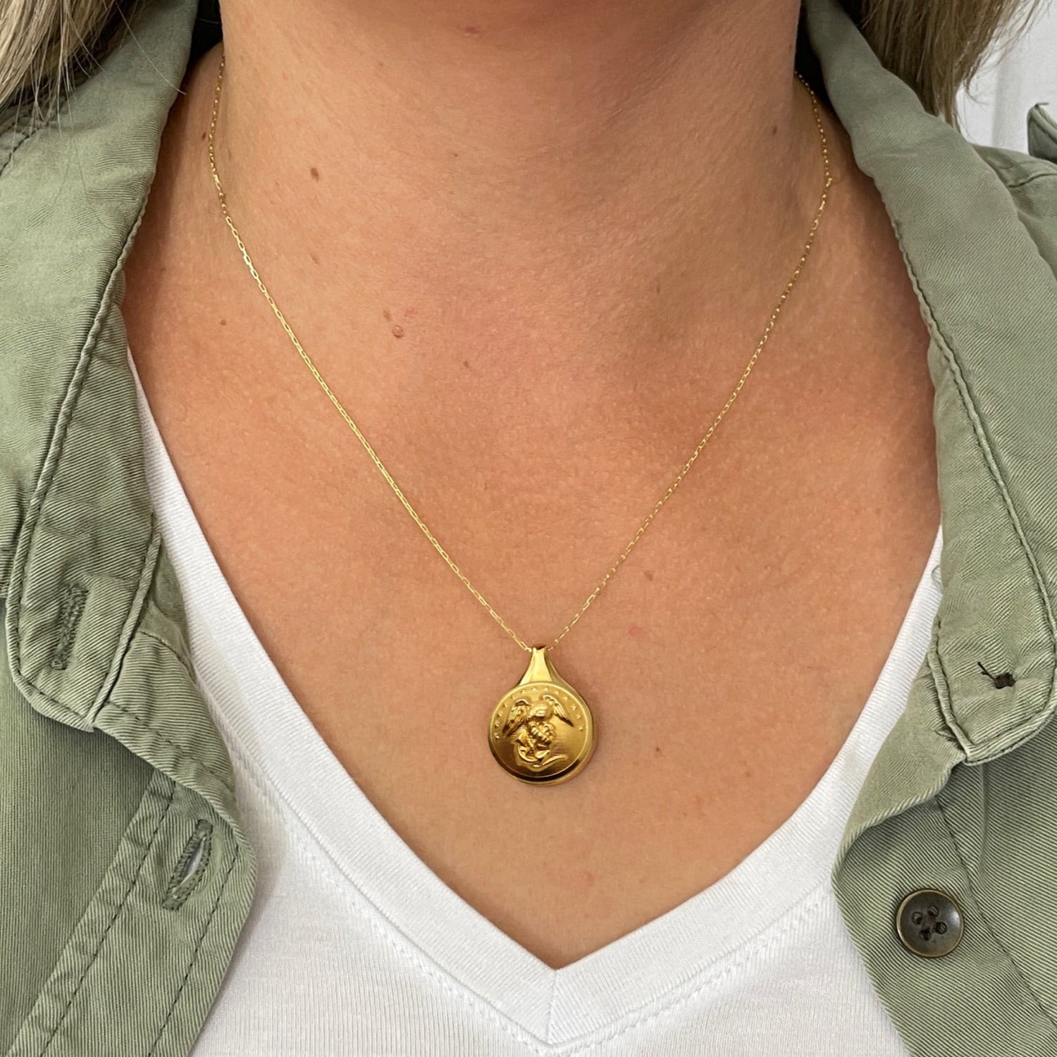 Legacy Collection | Button Sleek Gold Necklace