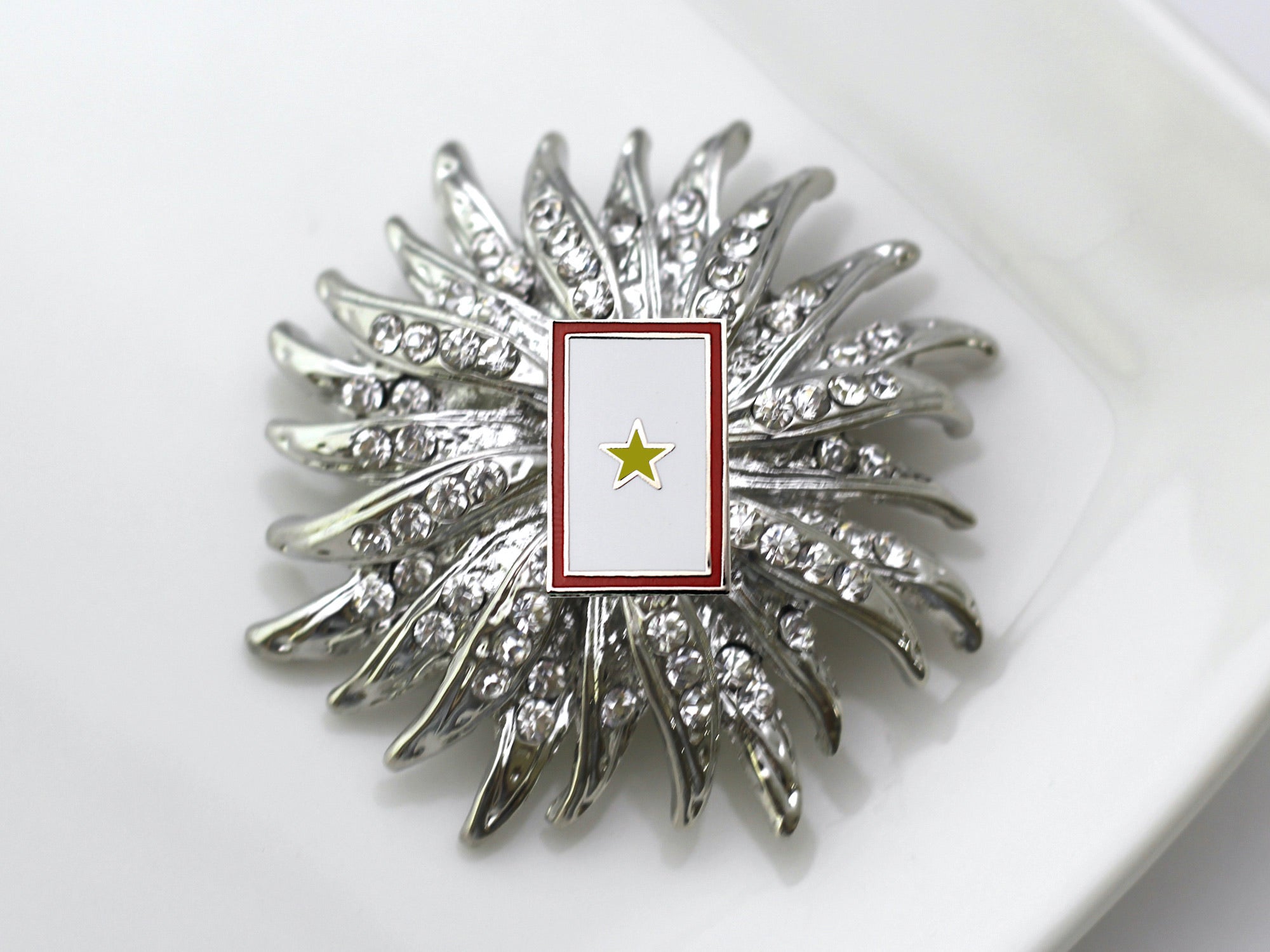 Gold Star Banner Brooch 15N