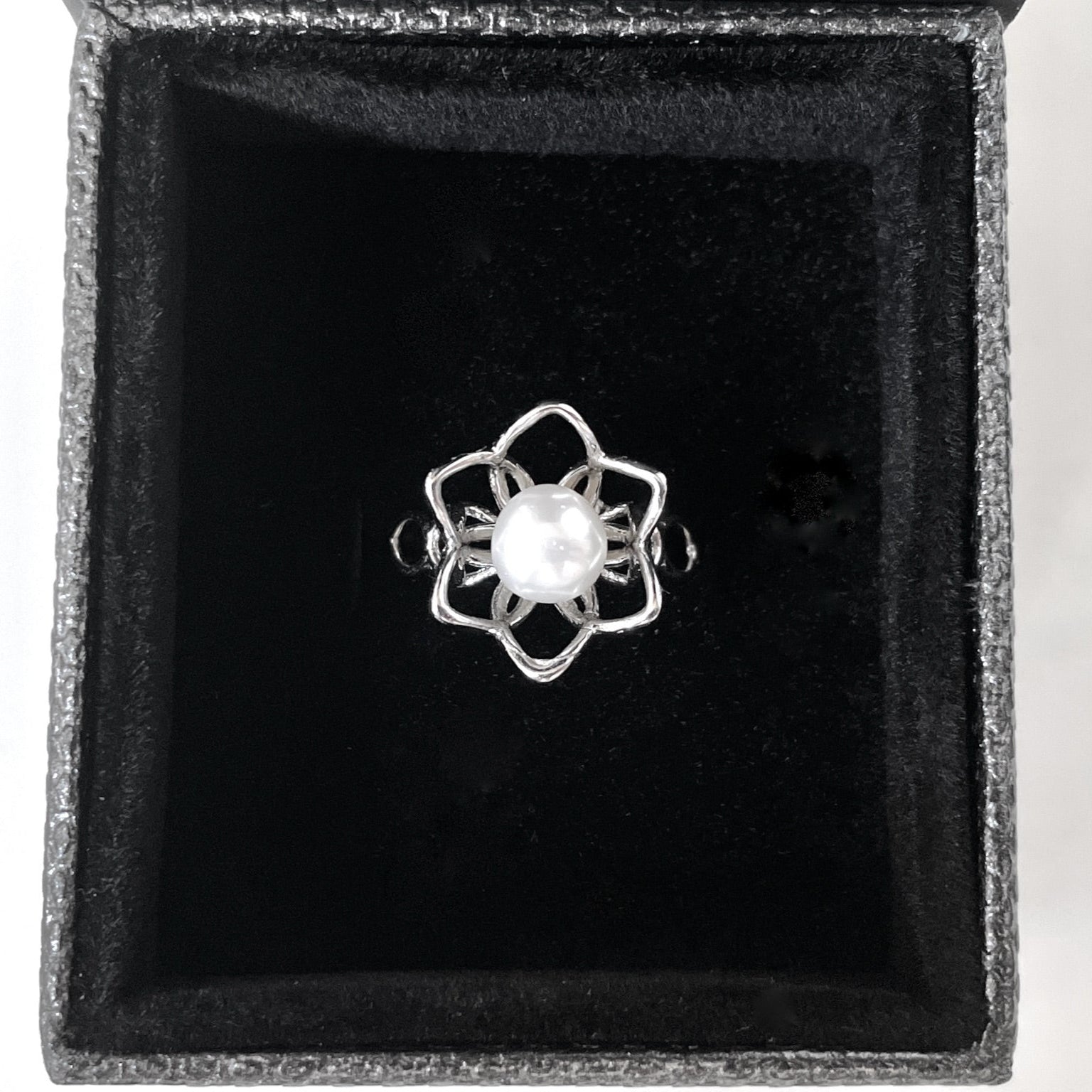 Flower Sterling Silver Pearl Ring