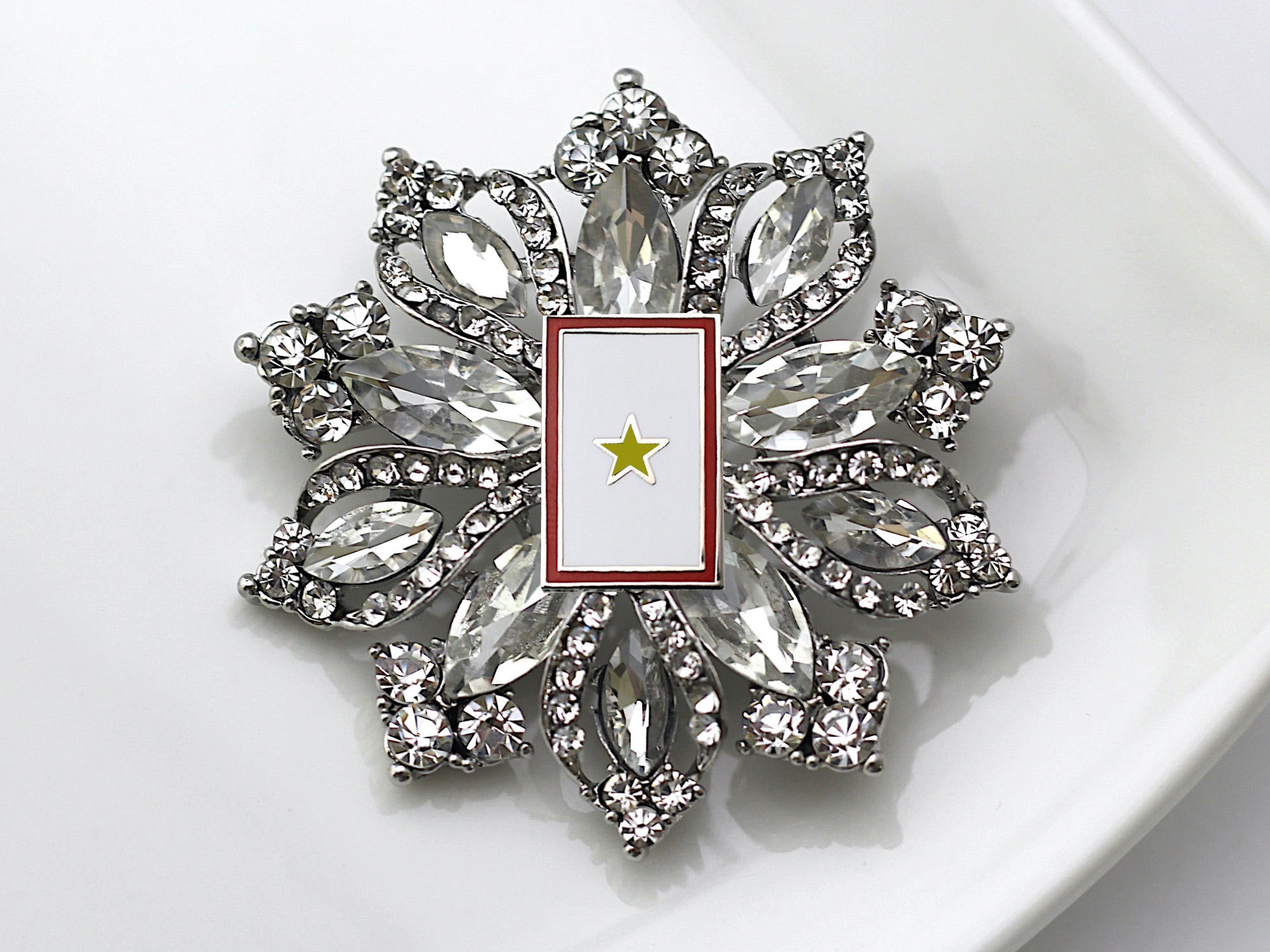 Gold Star Banner Brooch 24F
