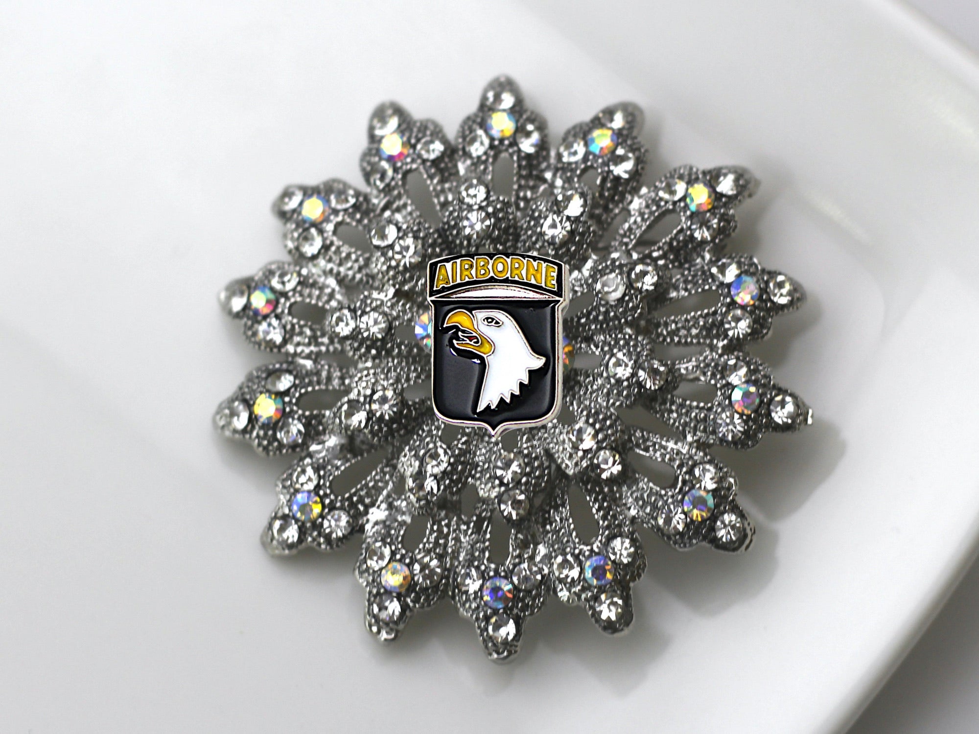 101st Airborne Division Brooch 16N