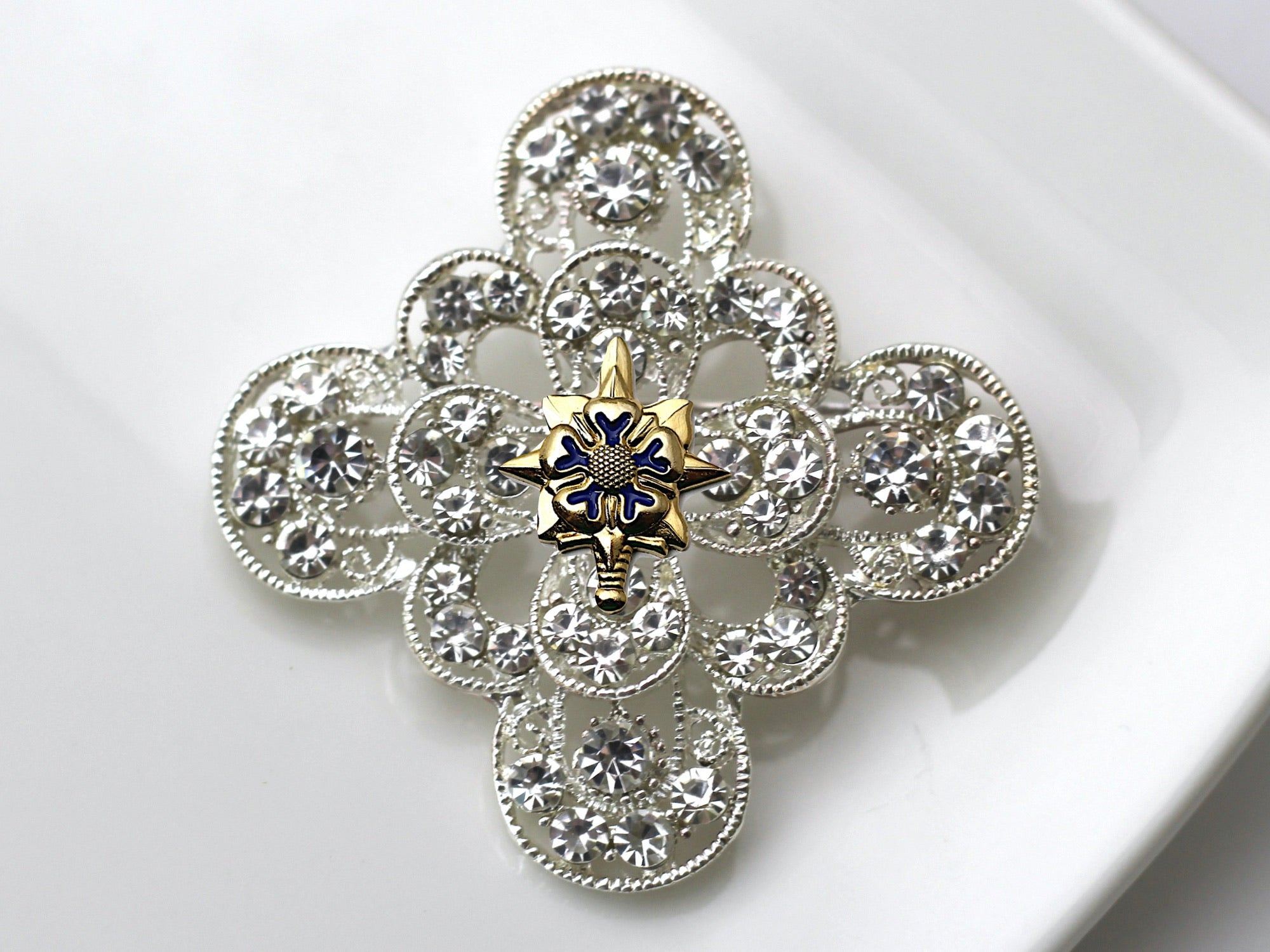 Military Intelligence Brooch 13E