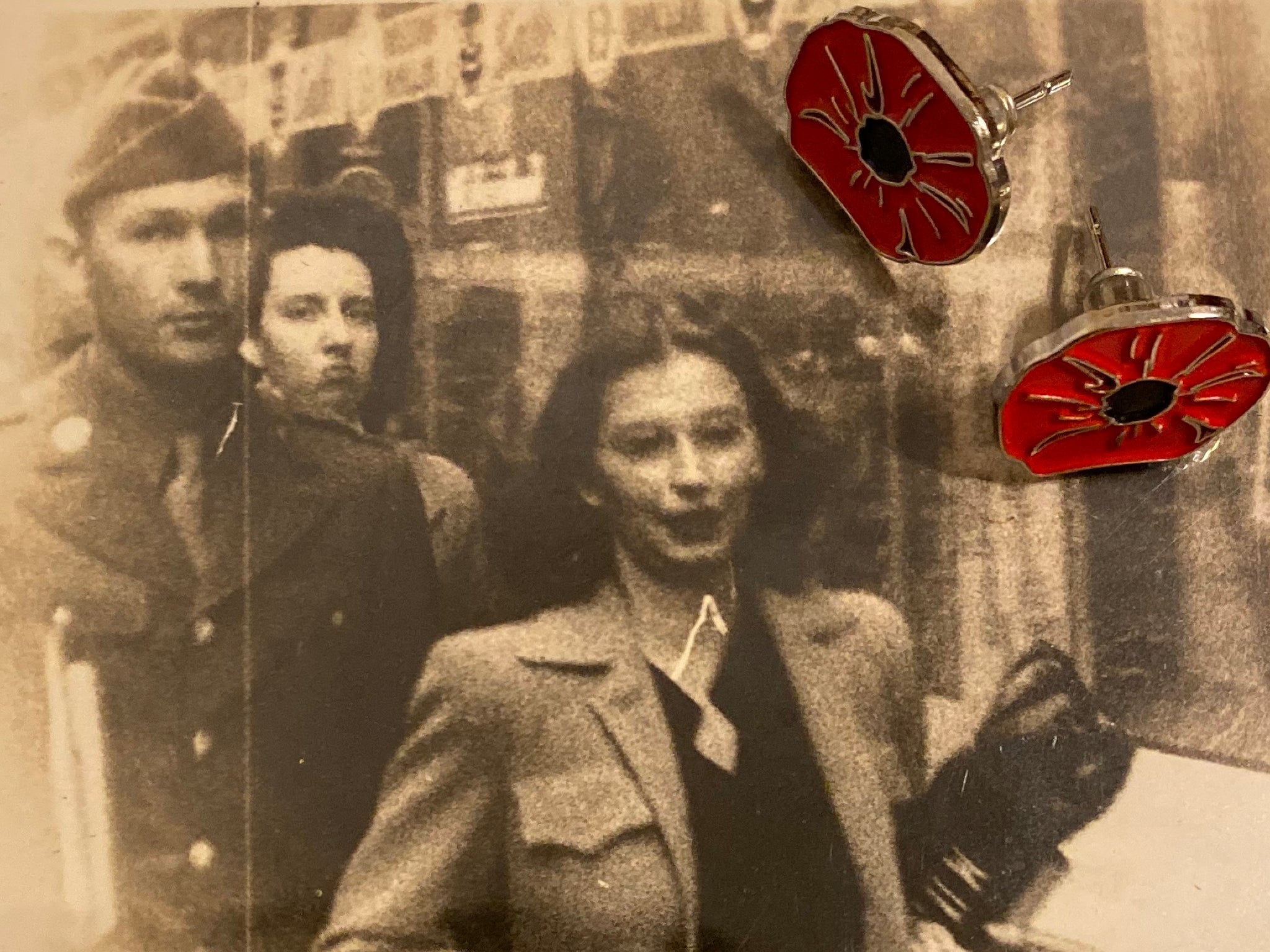 Poppy Post Stud Earrings