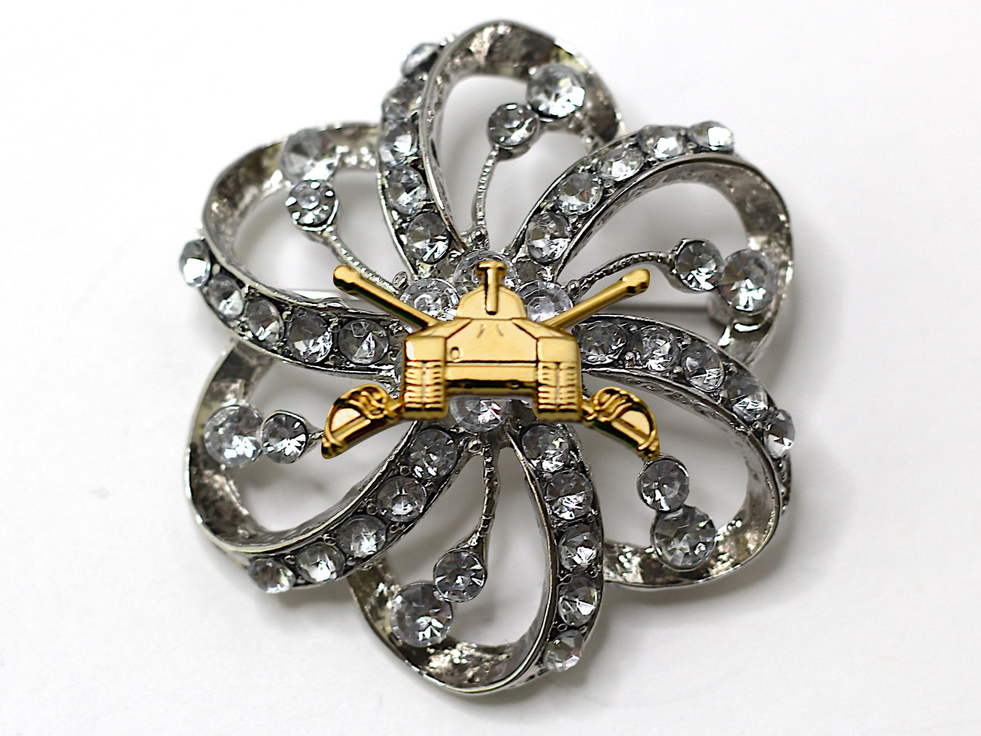 Armor Brooch 10D