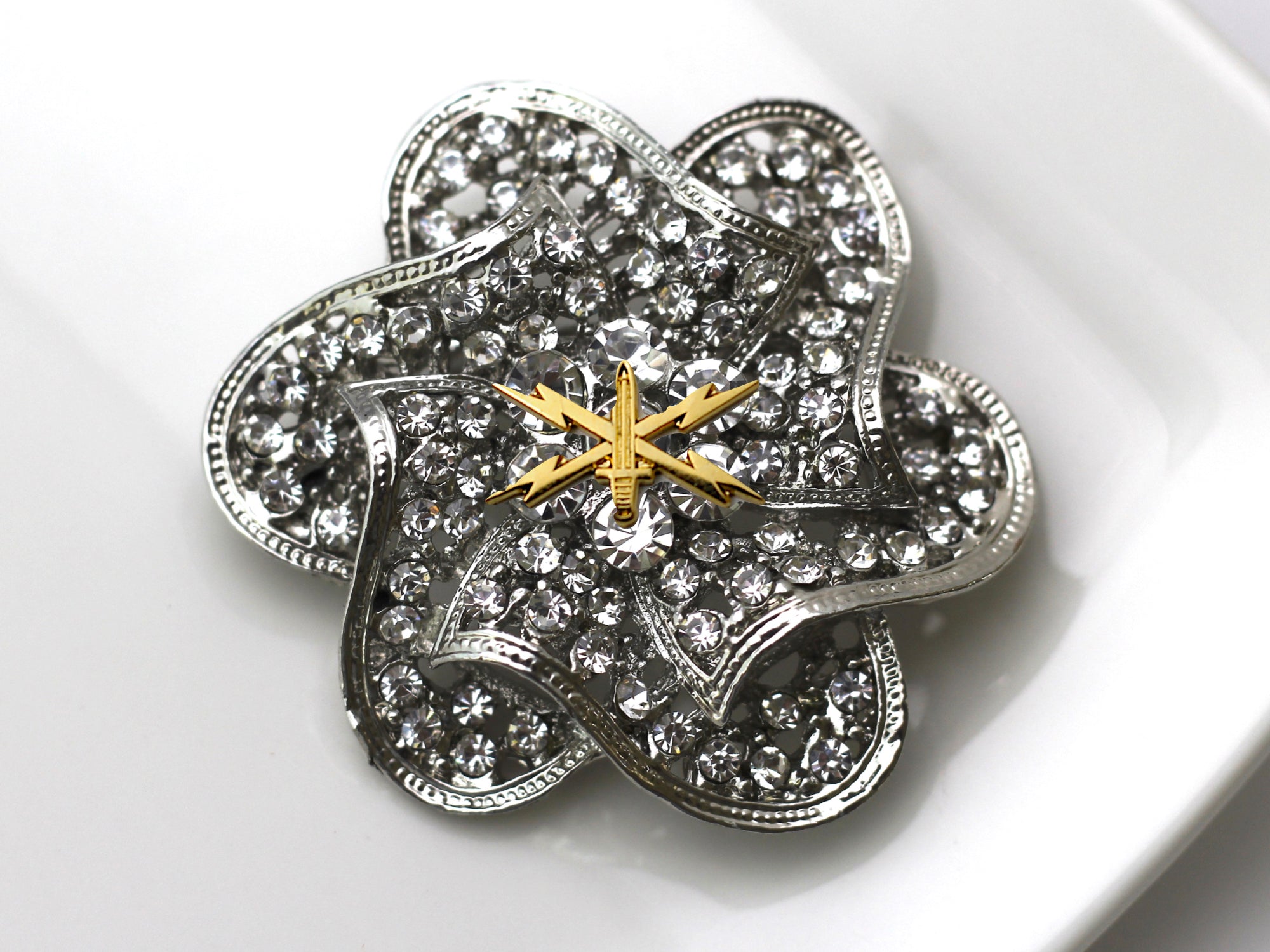 Cyber Brooch 18J