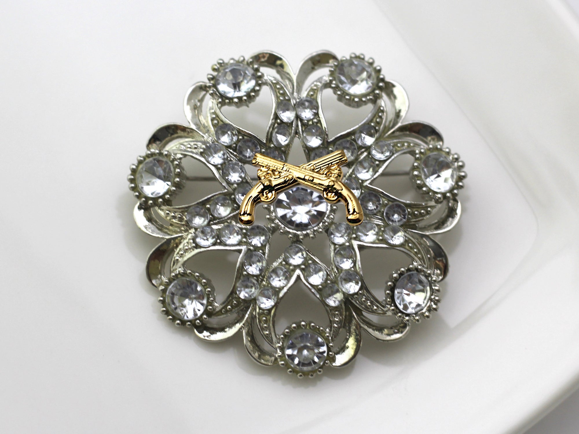 Military Police Brooch 11K