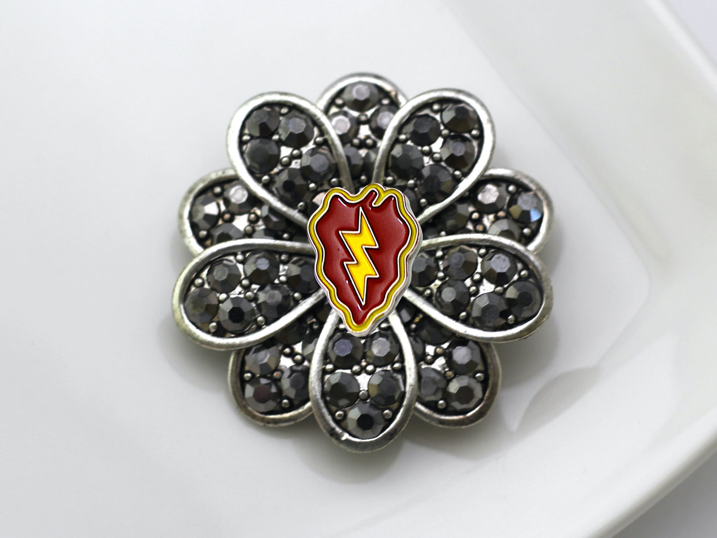 25th Infantry Division Brooch 14A