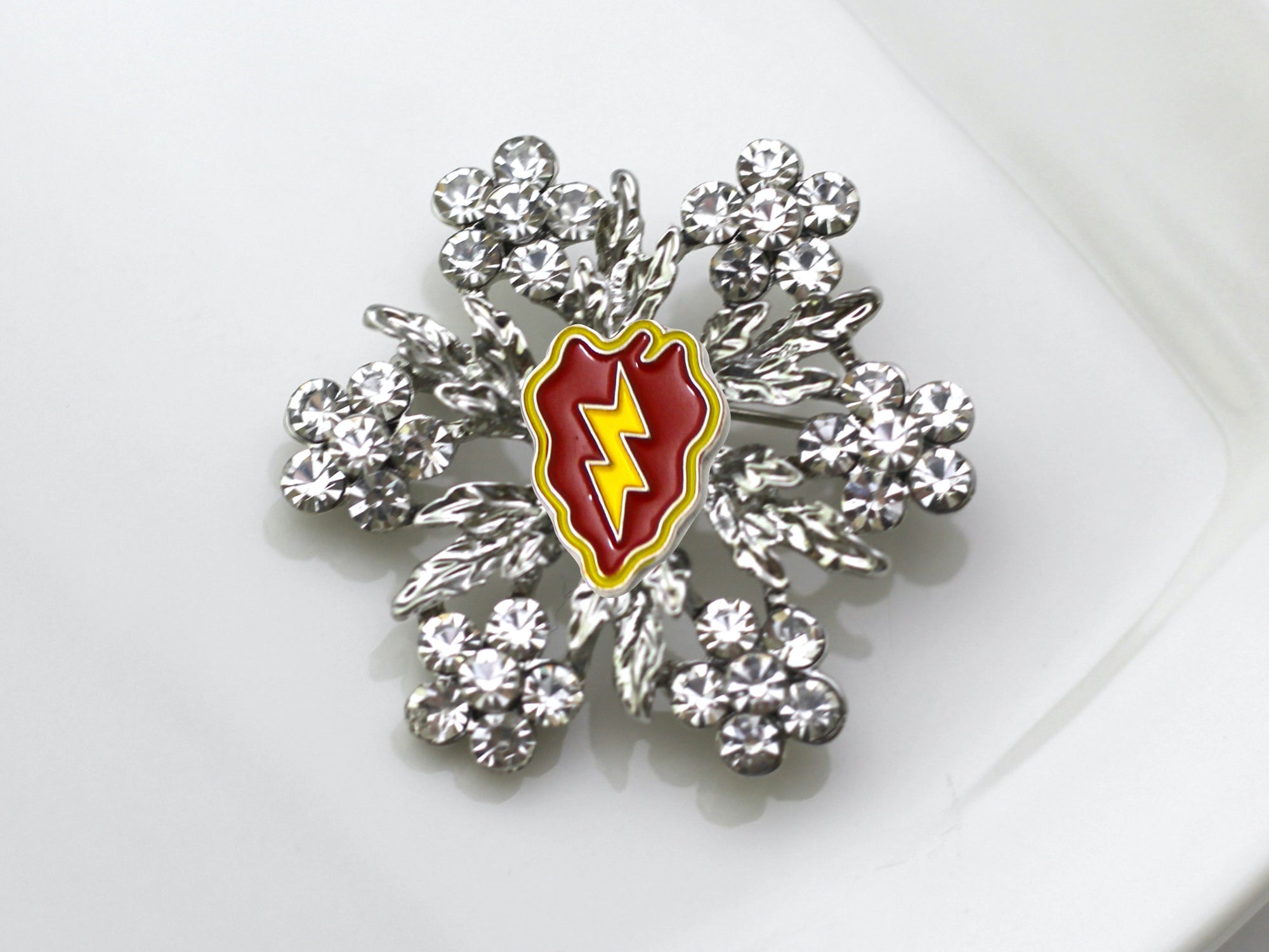 25th Infantry Division Brooch 11M