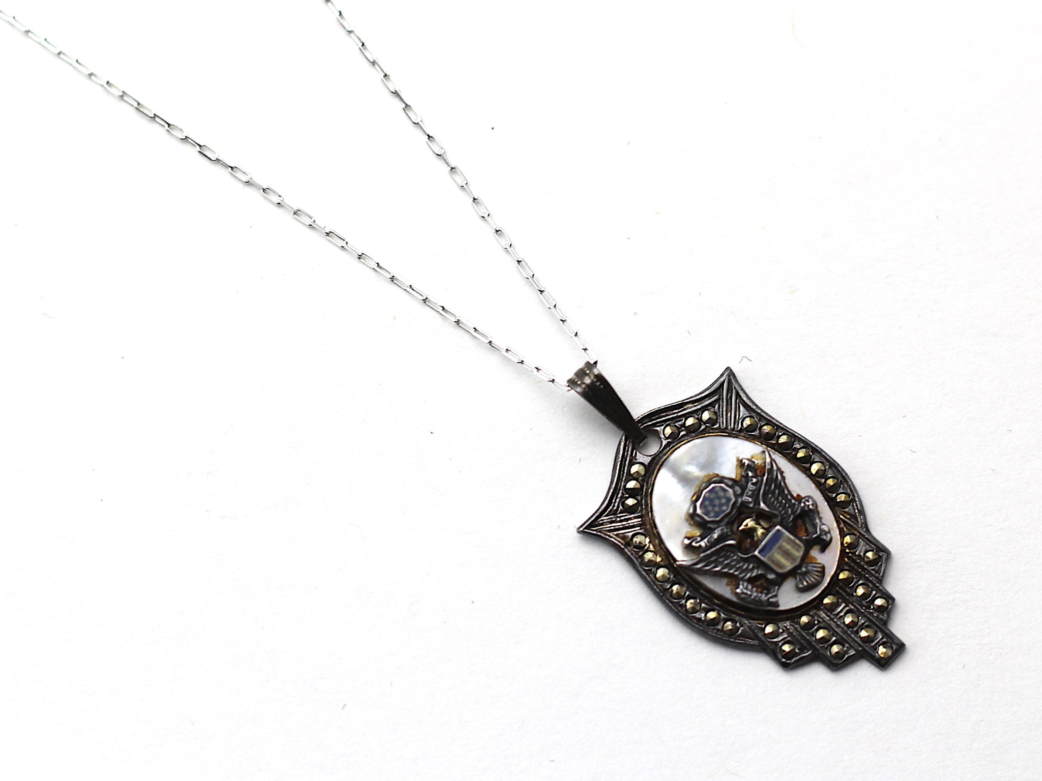 WWII-era Vintage Sweetheart Necklace | Eagle VB104