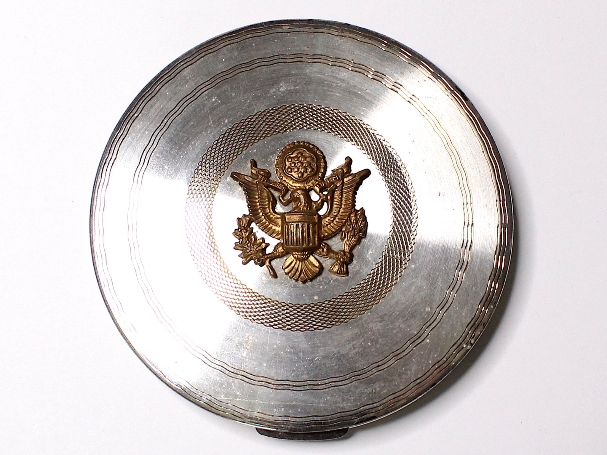 WWII-era Vintage Sweetheart Compact | Eagle VB167